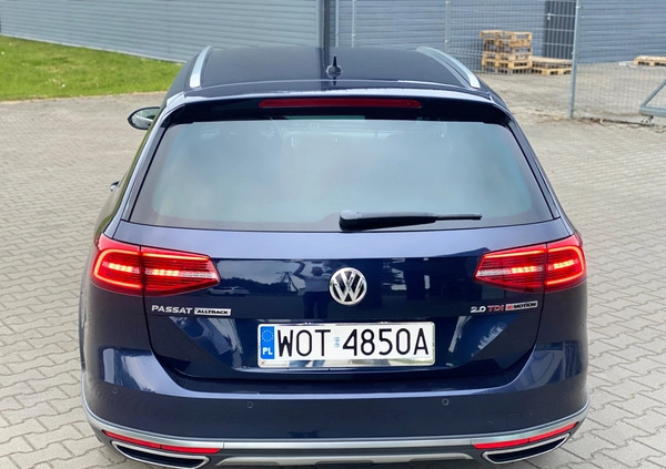 Volkswagen Passat cena 82900 przebieg: 220000, rok produkcji 2016 z Gryfice małe 781